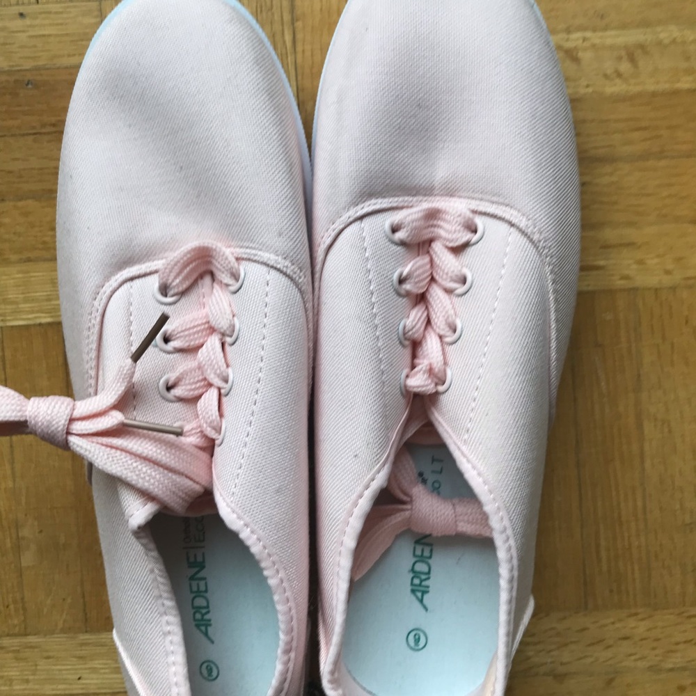 Ladies sneakers